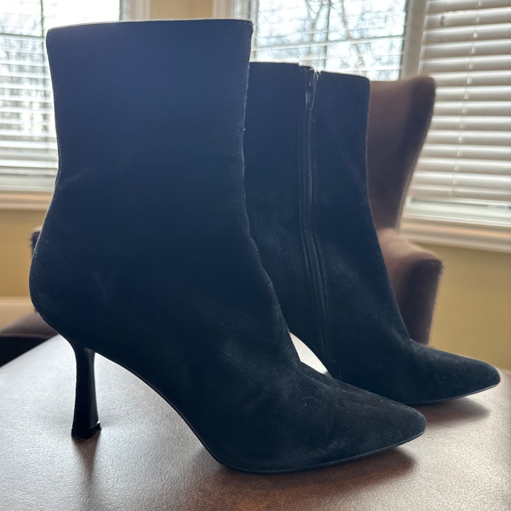 Steve Madden Sensible Black suede booties, size 8, pointed toe, 3 inch heel, GUC